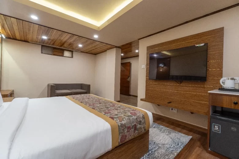 executive non view room in Darjeeling with king bed and modern amenities