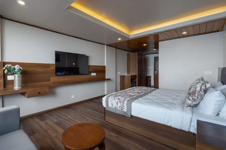 executive view room in Darjeeling with king bed and kanchenjunga view